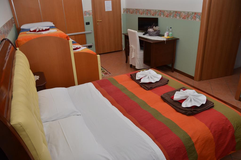 B&B 7 Camini San Giovanni Lupatoto Exterior photo