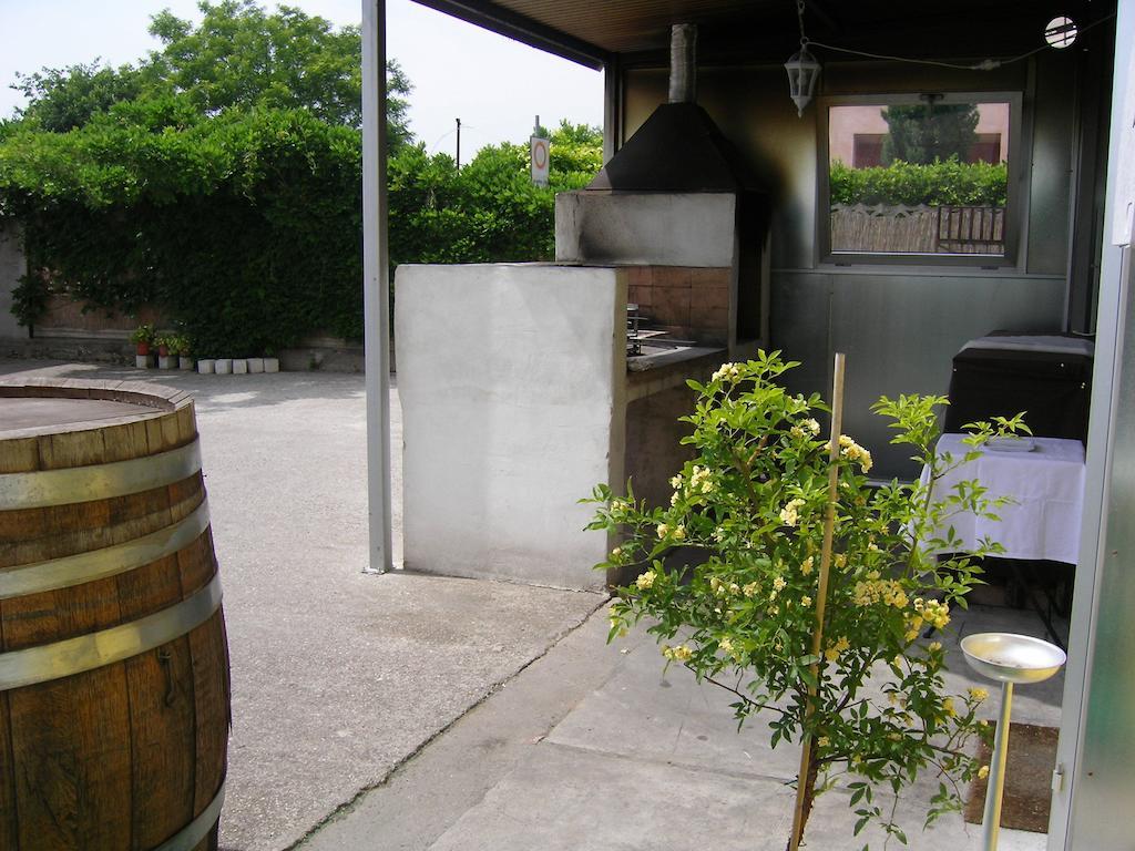 B&B 7 Camini San Giovanni Lupatoto Exterior photo
