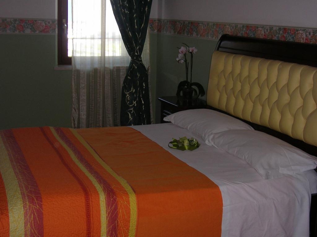 B&B 7 Camini San Giovanni Lupatoto Exterior photo
